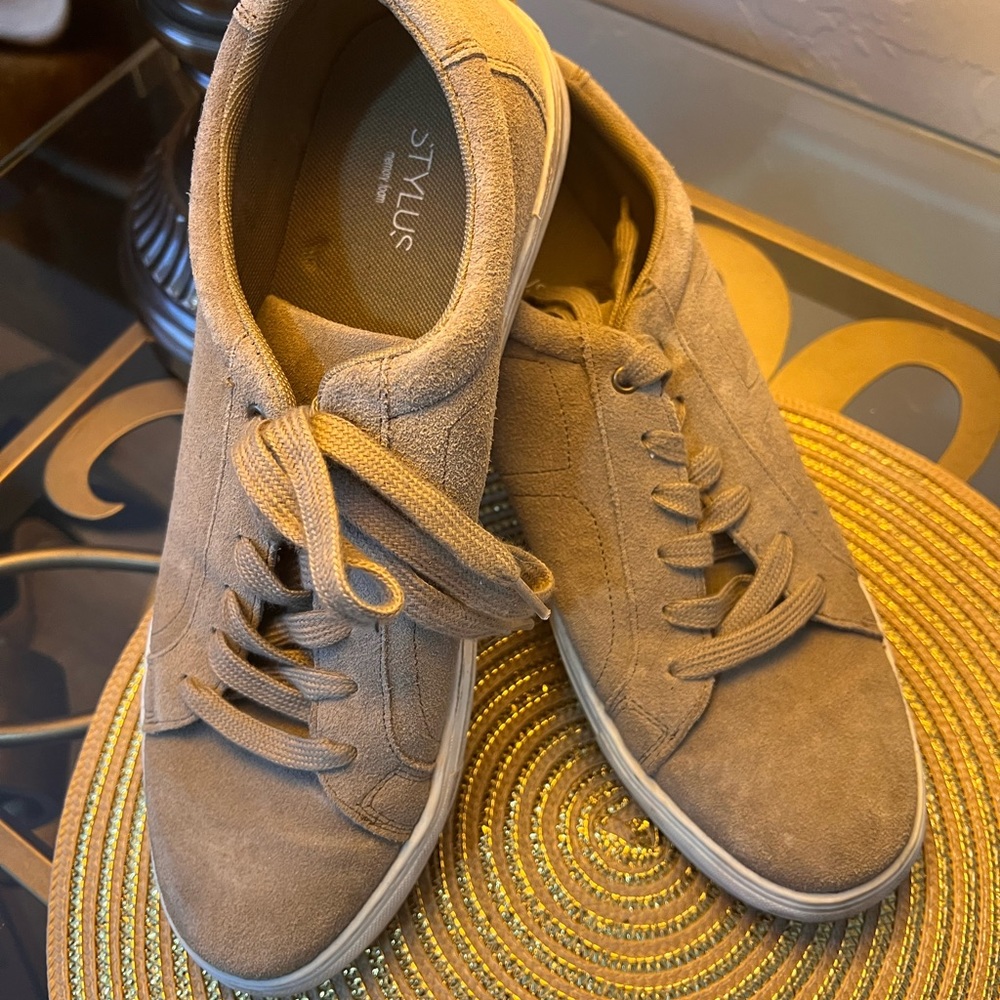 Tan suede men’s shoes size 10 1/2